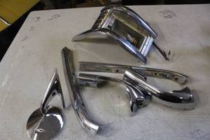 lot 2590 image: Vintage Car Parts Lot