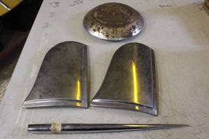 lot 2596 image: Vintage Car Parts Lot
