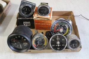 lot 2621 image: Vintage Car Gauge Lot