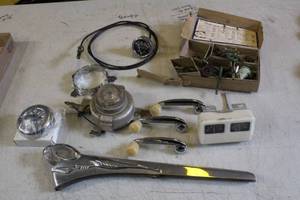 lot 2622 image: Vintage Car Parts Lot