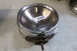 lot 2624 image: Antique 1920s 1930s Car Headlight 2