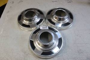 lot 2631 image: Chevrolet Truck 4wd Hubcaps