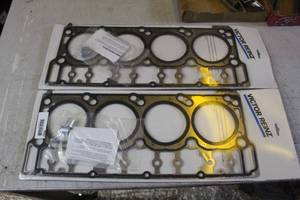 lot 2642 image: Ford 6.0 Diesel Head Gaskets