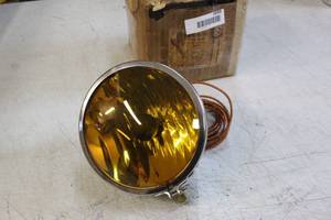 lot 2650 image: Vintage NOS 6 Fog Lamp