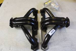 lot 2657 image: New Small Block Chevrolet Shorty Headers
