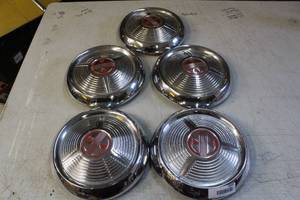 lot 2659 image: Vintage Oldsmobile Hubcaps