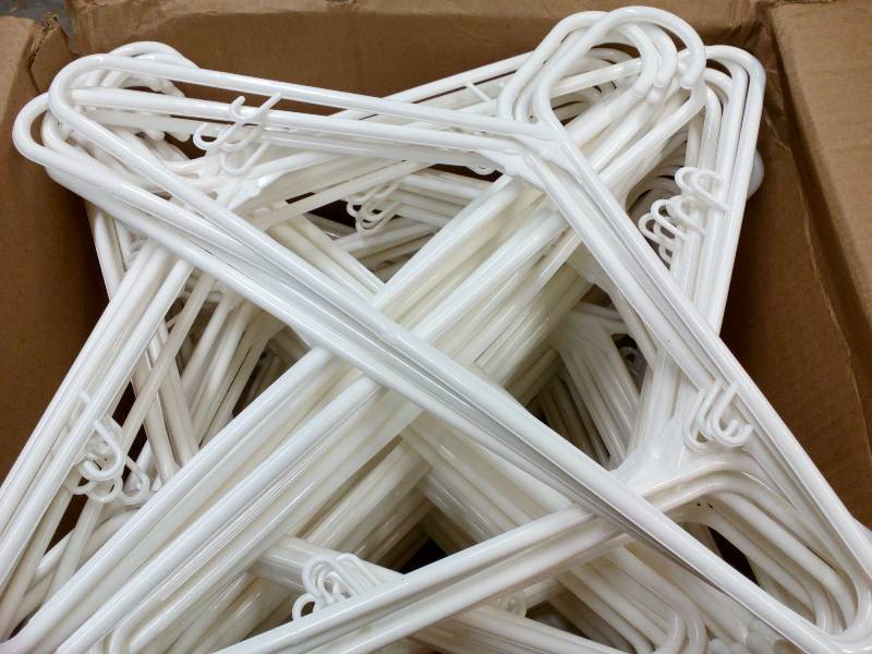 lot 4 image: Plastic Hangers