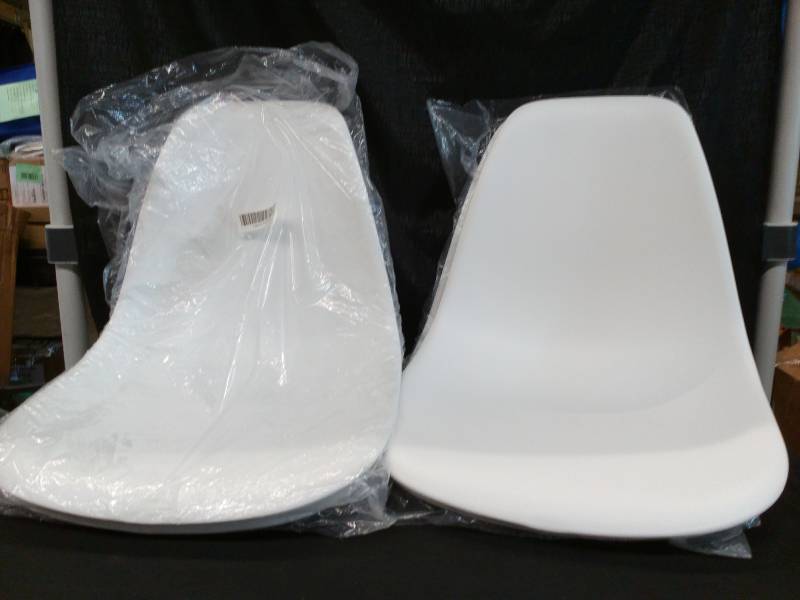 lot 31 image: Padget Collection Chair Seat Molded Plastic