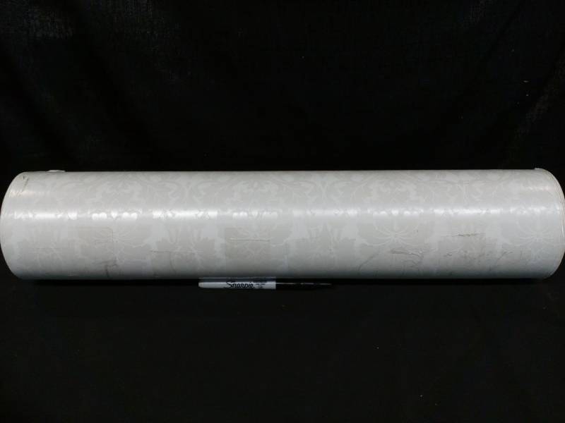 lot 39 image: Gift Wrap Paper Roll