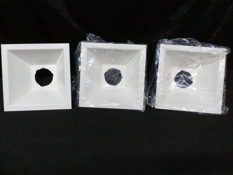 lot 64 image: Lithium Light Trim