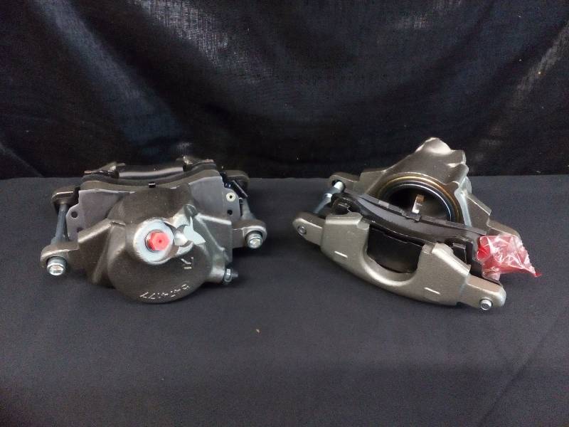 lot 67 image: 6M Brake Calipers Left and Right With Pads