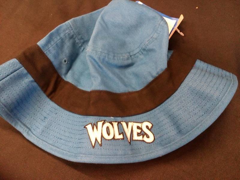 lot 81 image: Wolves Hat