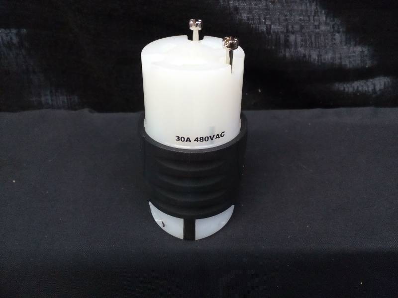 lot 82 image: Pass and Seymour 30 A 3W 480V TL Connector