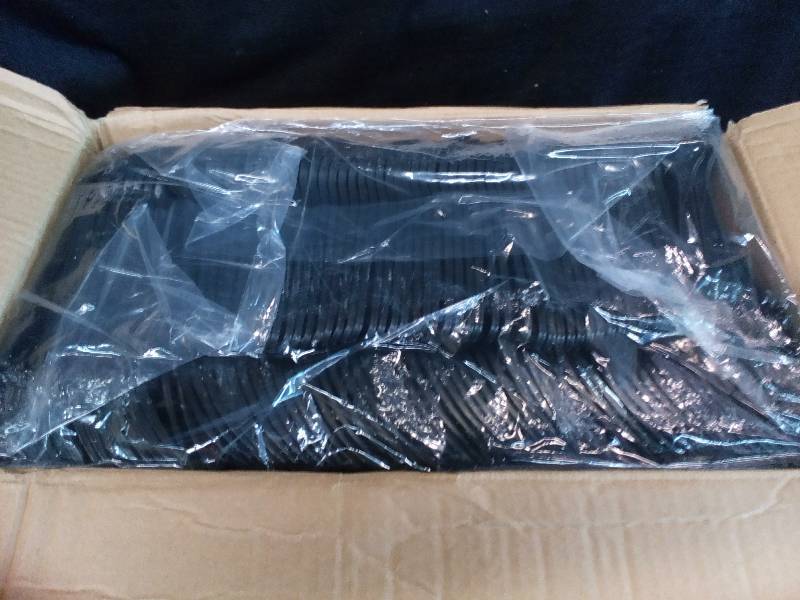 lot 90 image: Heavy Plastic Forks