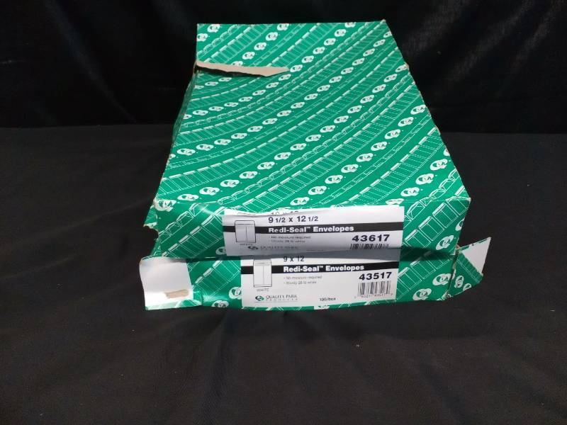 lot 141 image: Quality Park Redi Seal Catalog Envelopes