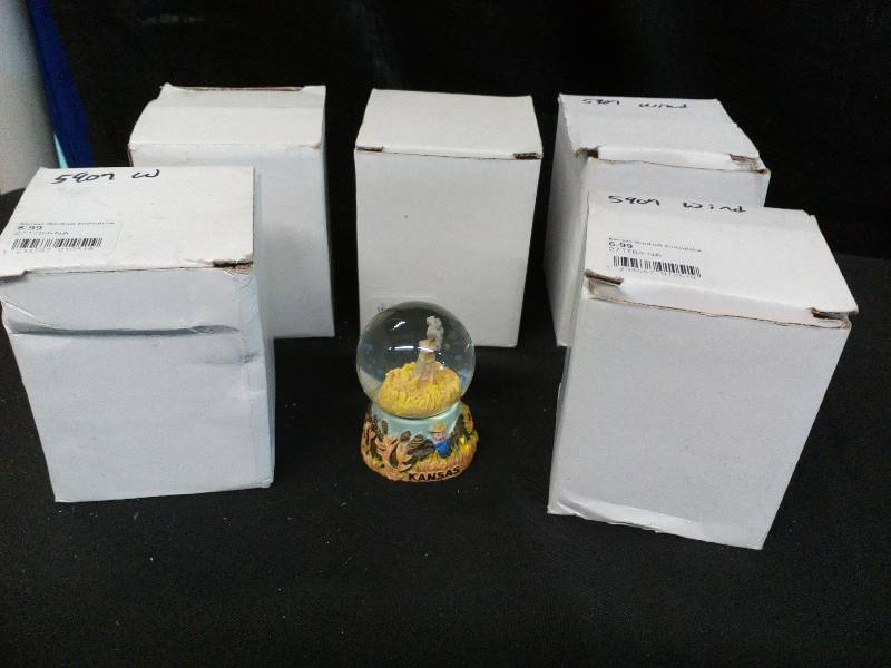 lot 144 image: Kansas Windmill Mini Snow Globes