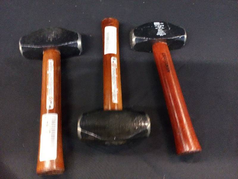 lot 172 image: Craftsman 48 oz Hand Drilling Hammer
