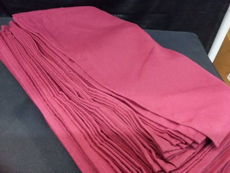 lot 185 image: 100% Cotton Napkins Parties  Banquets