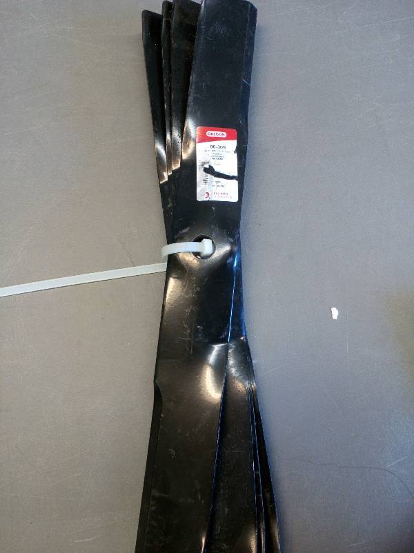 lot 192 image: Oregon Lawn Mower Blades -Replaces John Deere M143504