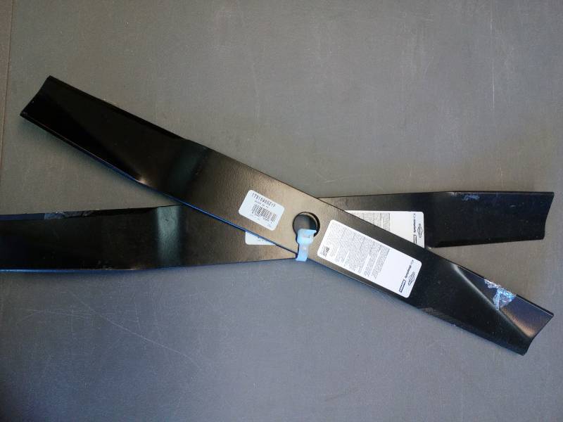 lot 195 image: Briggs & Stratton Lawn Mower Blades