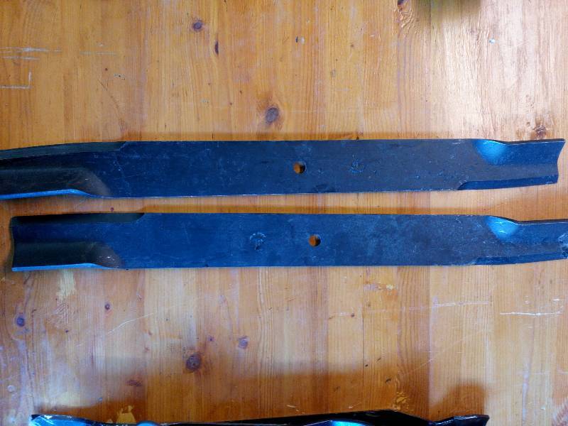 lot 203 image: Lawn Mower Blades Made In Italy
