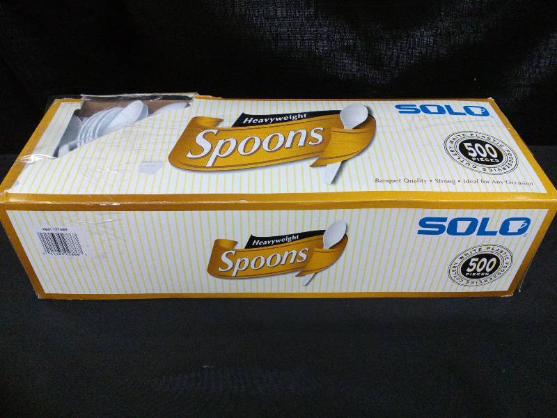 lot 238 image: Solo Heavyweight Plastic Spoons
