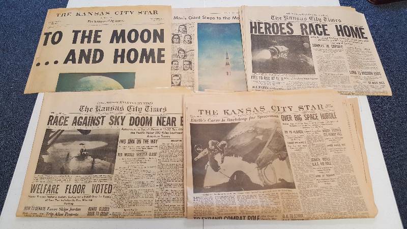 lot 1066 image: 1960s Presidential & Space Kansas City Star Vintage Newspaper Inserts