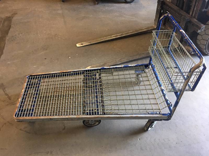 lot 96 image: METAL CART