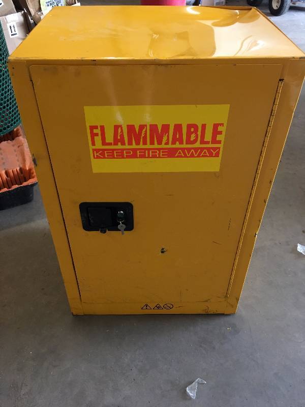 lot 39 image: UNUSED EDSAL METAL FLAMMABLE CABINET