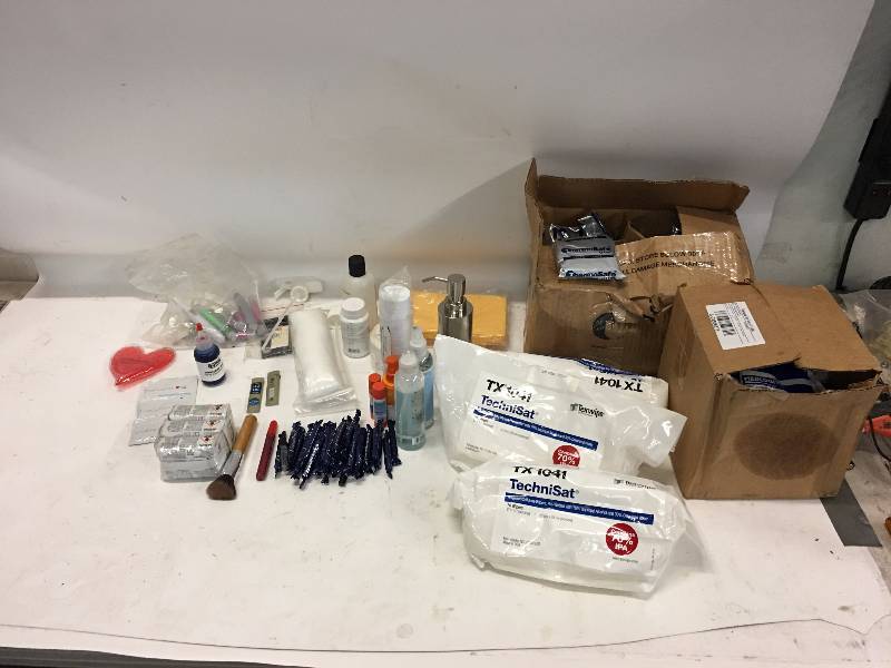 lot 49 image: PERFUME, MAKE UP AND MORE LOT