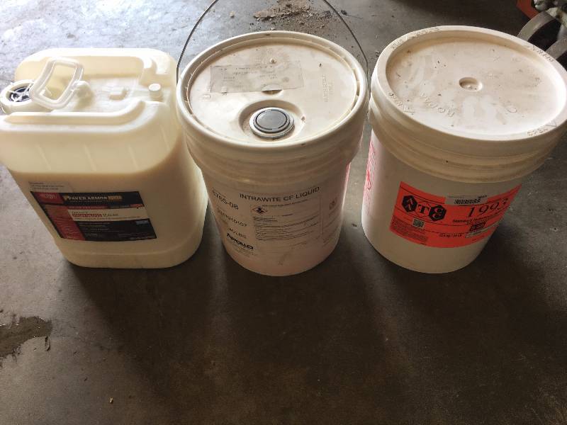 lot 149 image: 5 GAL. HARDSCAPES SEALER , DETERGENT & MISC.