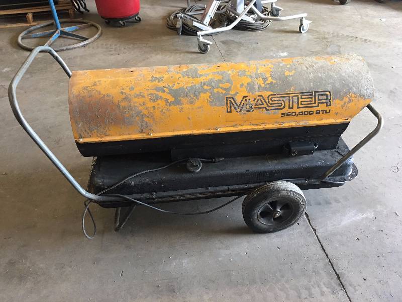 lot 109 image: MASTER PORTABLE HEATER