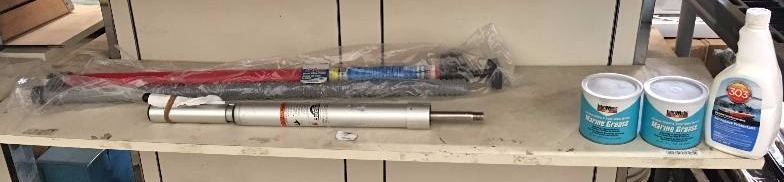 lot 28 image: BOAT AND MARINE GOODS   GREASE   PUMP   SEAT PEDESTAL