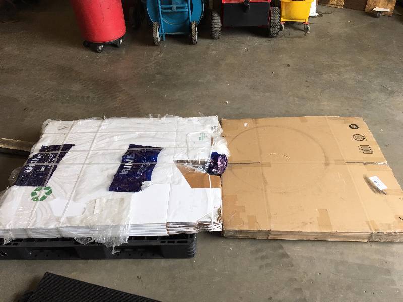 lot 156 image: CARDBOARD BOX LOT