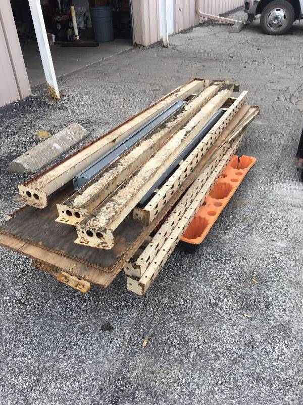 lot 173 image: SHOP SIZE PALLET RACKING 20 QTY HORIZONTAL AND 3 QTY VERTICAL