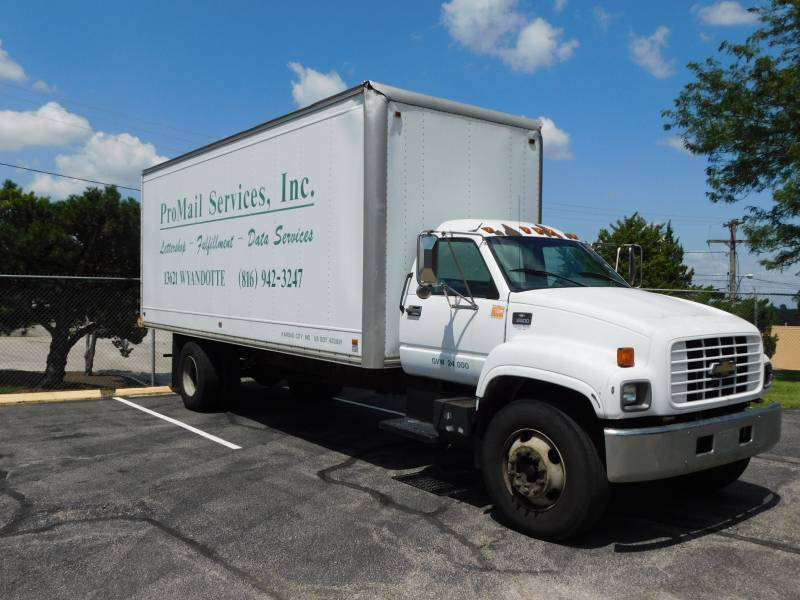 lot 3420 image: 1999 Chevy C6500 Box Truck
