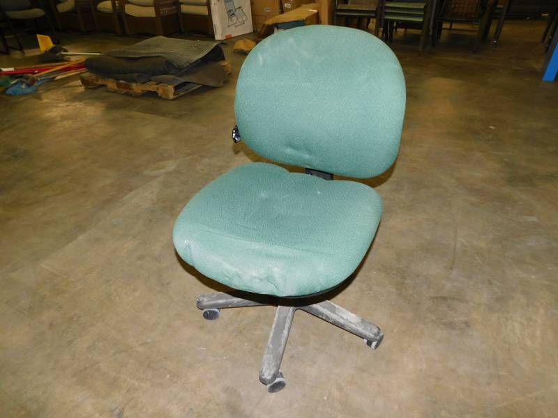 lot 3444 image: Office Chair