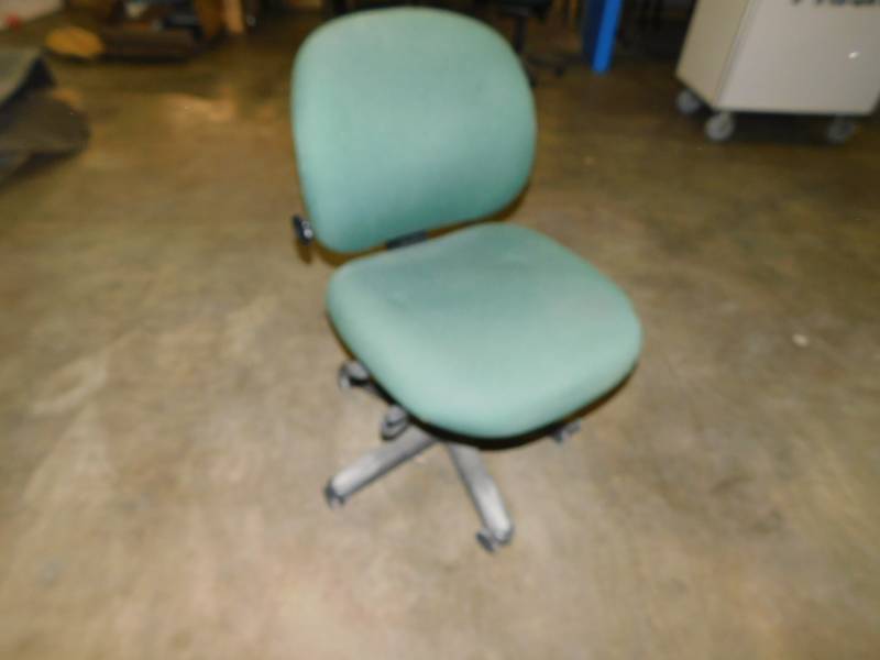 lot 3445 image: Office Chair