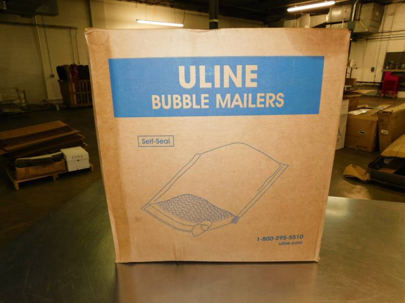 lot 3462 image: Case of Uline Bubble Mailers