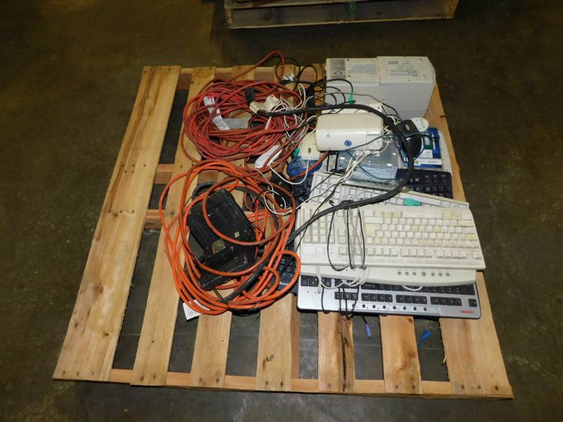 lot 3465 image: Large Lot of Keyboards Electrical Wires and Misc