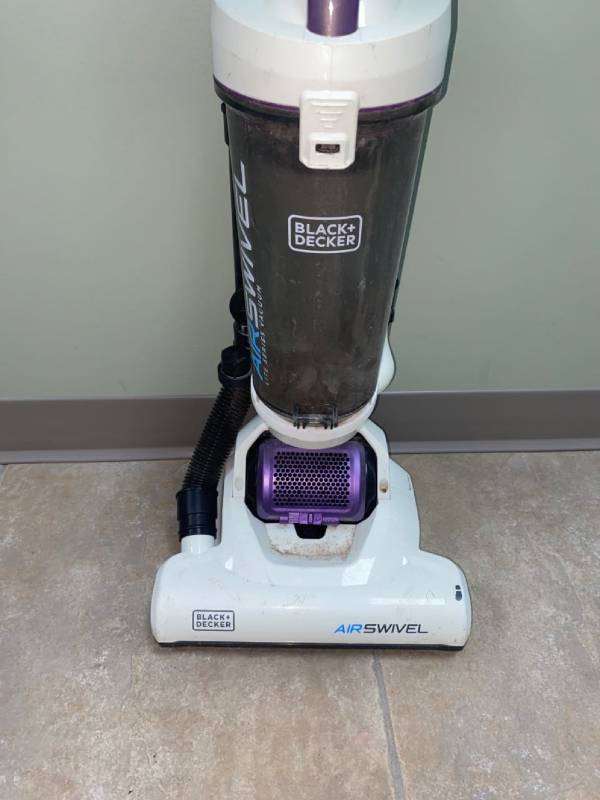 Black Decker air swivel vacuum Monumental Auctions Derby