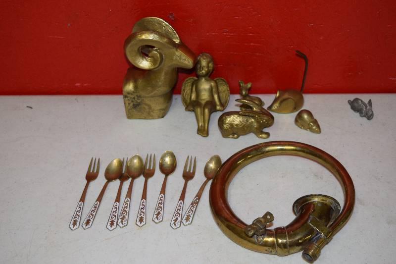 lot 14 image: Brass
