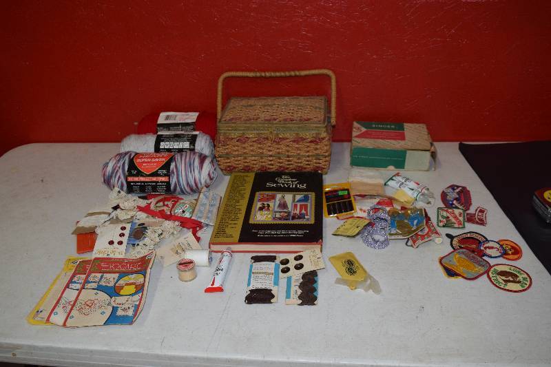 lot 17 image: Sewing and Craft Lot