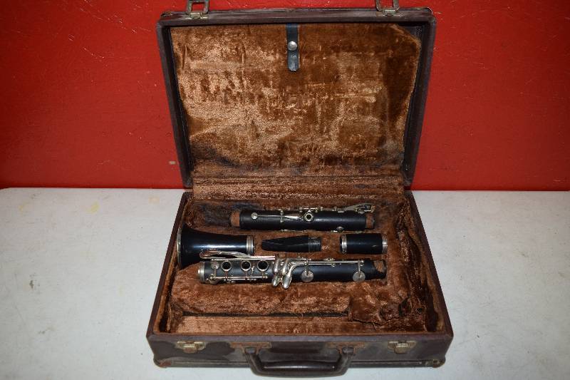 lot 20 image: Henkin Clarinet