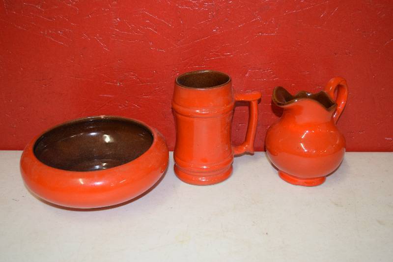 lot 32 image: 3 Pieces Frankoma Pottery