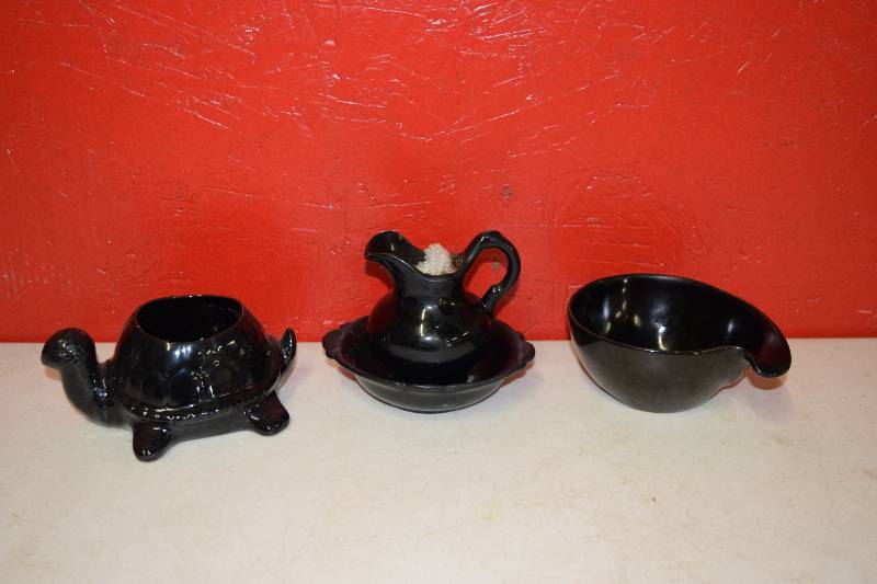 lot 34 image: 4 Pieces Frankoma Pottery