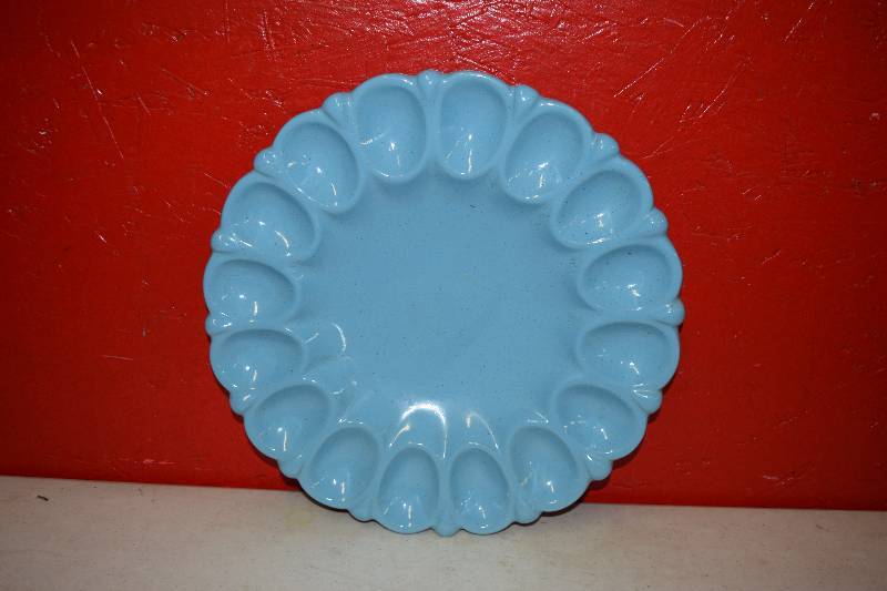 lot 44 image: Frankoma Egg Plate
