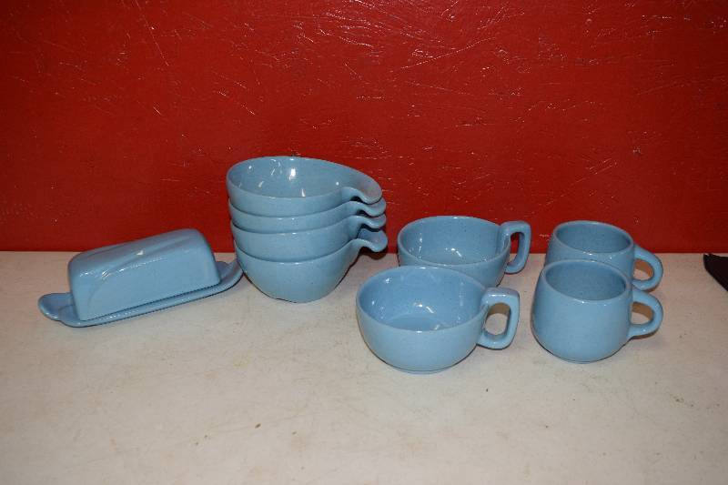 lot 47 image: 9 Pieces Frankoma Pottery Lazy Bones