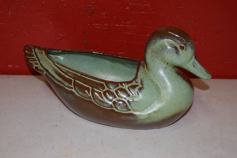 lot 50 image: Frankoma Duck Planter