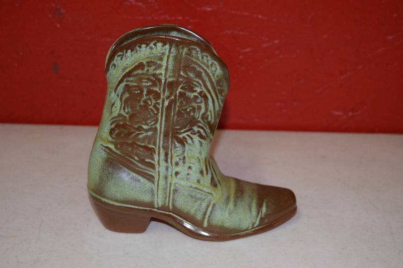 lot 54 image: Frankoma Boot